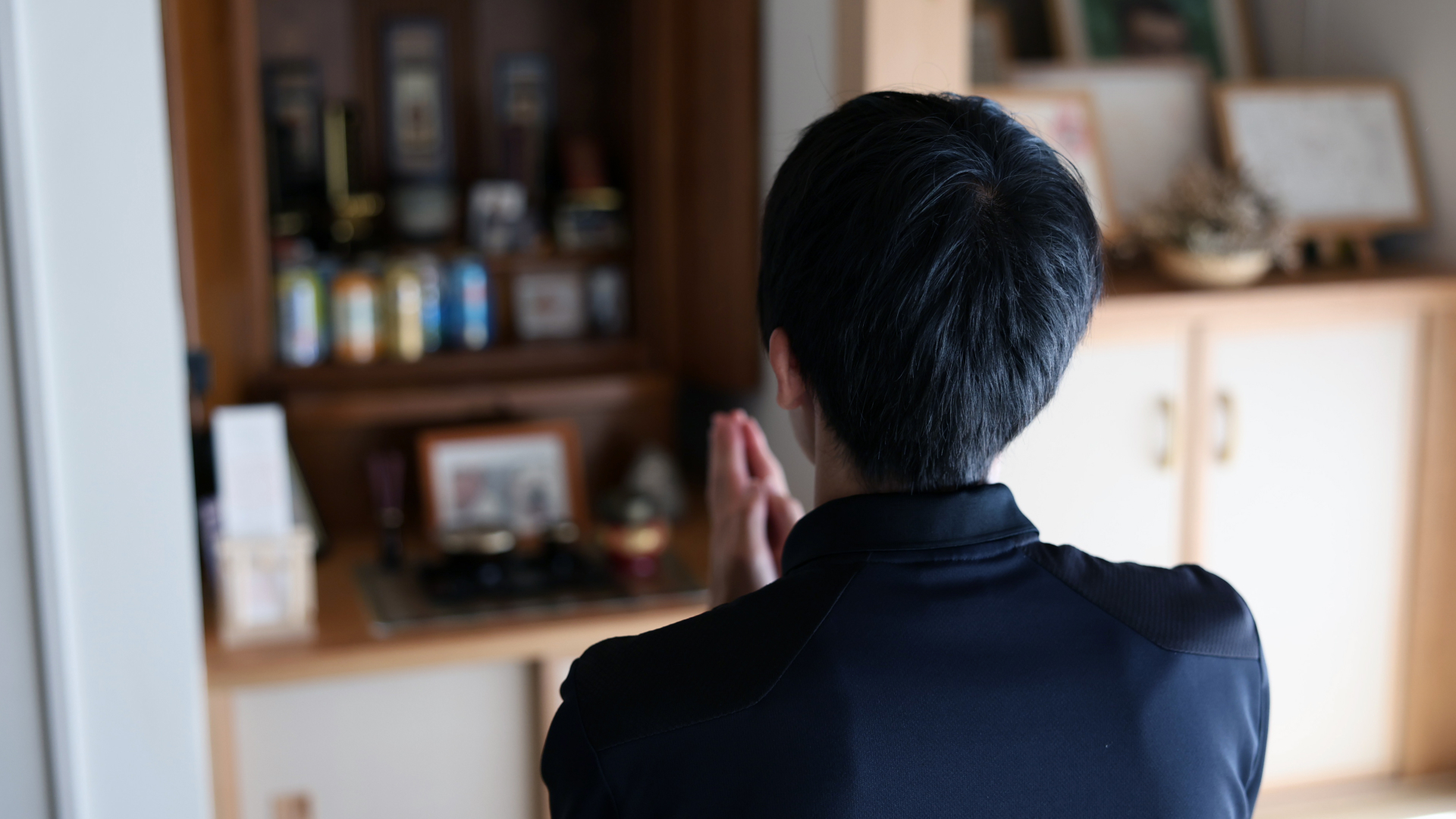 お参りしている写真